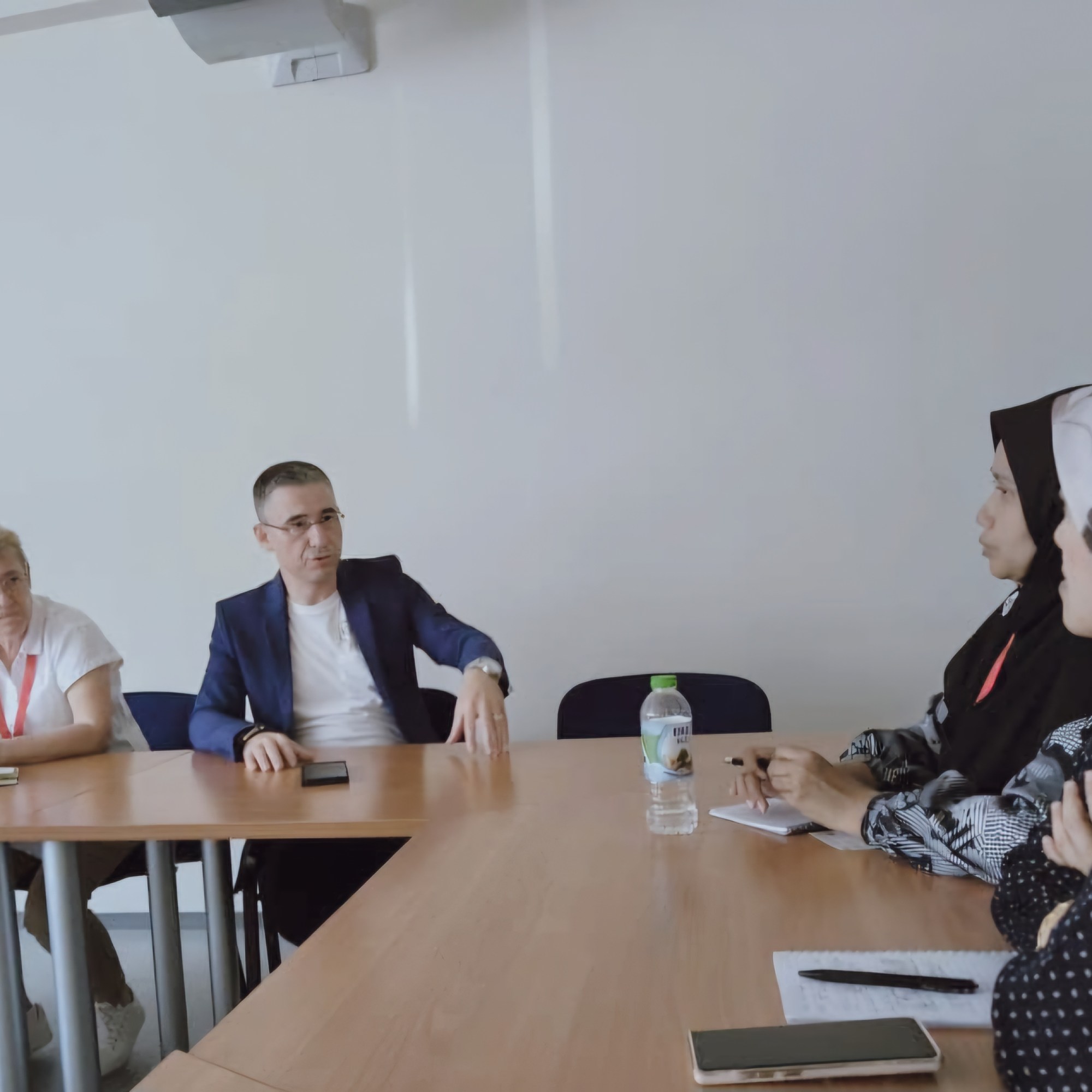 Представяне на икономическите перспективи и възможности на Бургас пред официална делегация от Малайзия, участваща в международен научен форум в града ни.